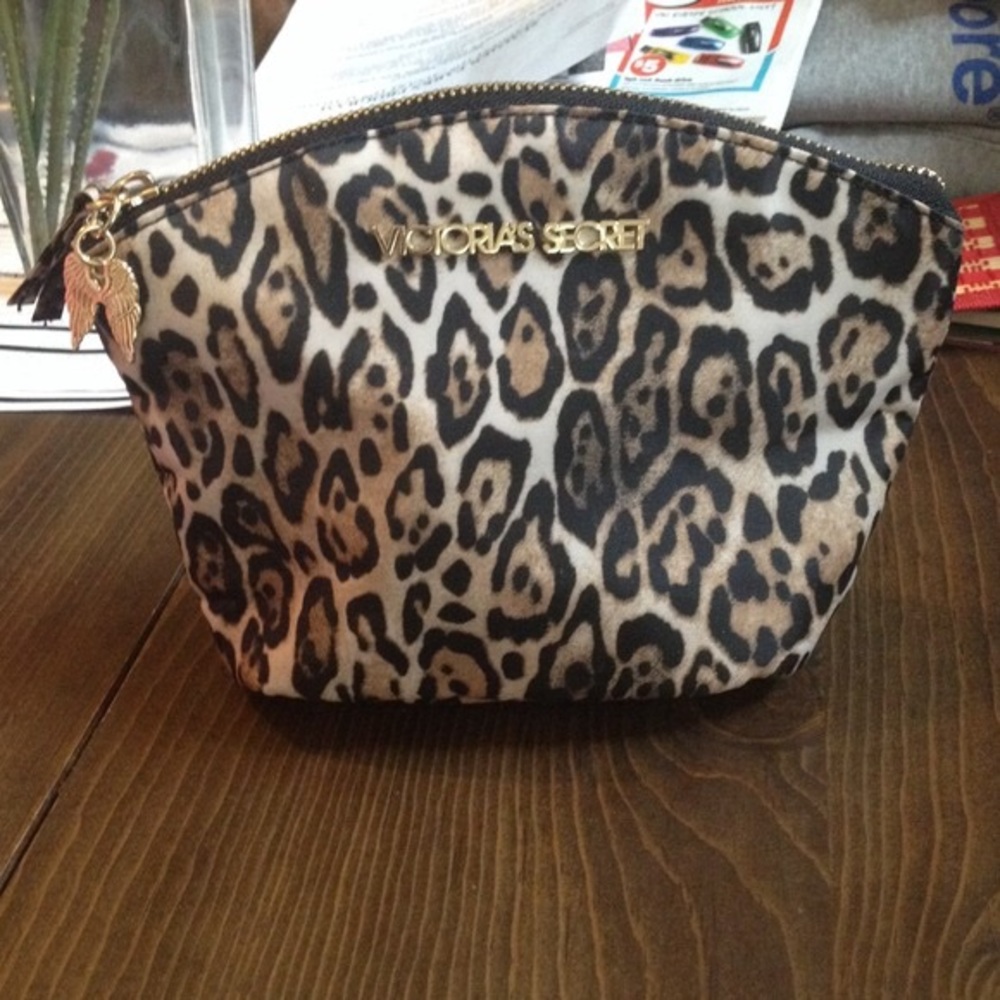 Cosmetic bag